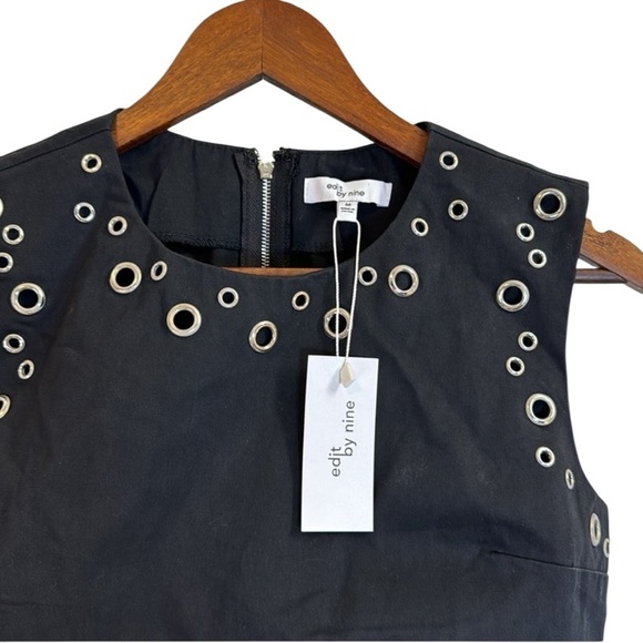 Black, Eyelet, Crop Top, Zip Up Back Shirt - Picture 4 of 10